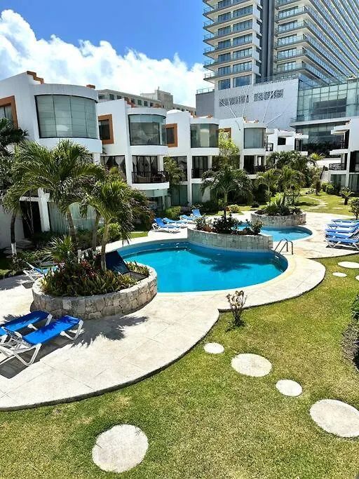 Beachside House In Hotel Zone With Bbq And Luxury Amenities Cancun Mexico