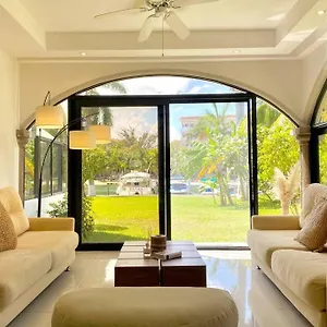 Villa Charming Lagoon Front By Casa Paraiso, Cancun